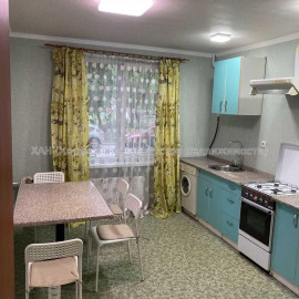 Продам квартиру, Полтавский Шлях ул. , 3  ком., 72 м², капитальный ремонт