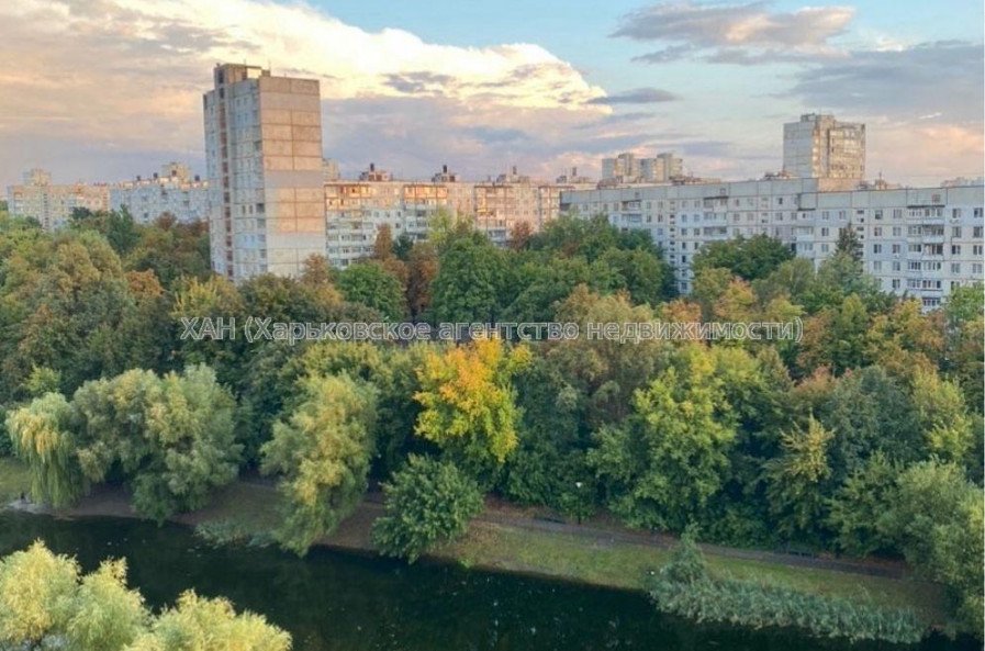 Продам квартиру, Яны Червоной ул. , 2  ком., 82 м², авторский дизайн 