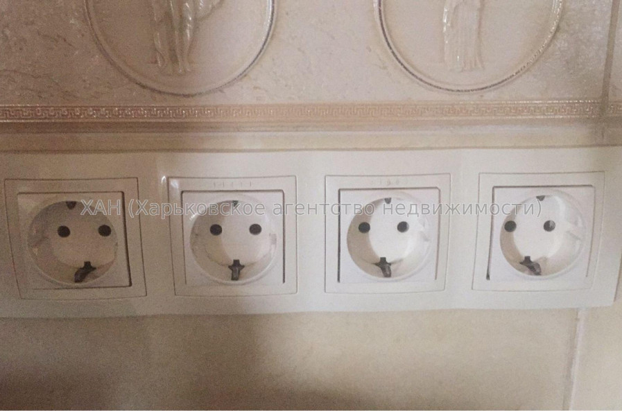 Продам квартиру, Яны Червоной ул. , 2  ком., 82 м², авторский дизайн 
