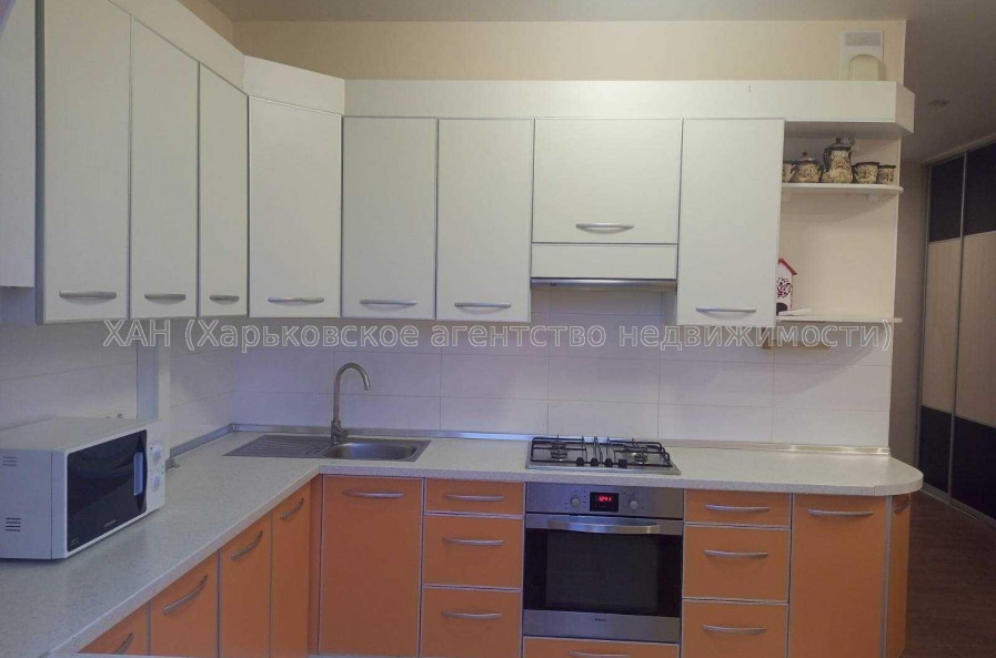 Продам квартиру, Переяславская ул. , 2 кім., 62.20 м², евроремонт 