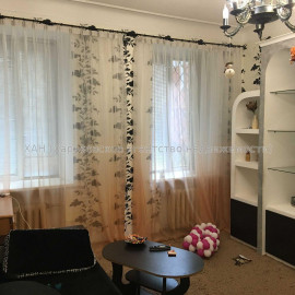 Продам квартиру, Морозова ул. , 2 кім., 54 м², капитальный ремонт