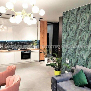 Продам квартиру, Культуры ул. , 3 кім., 114 м², авторский дизайн 