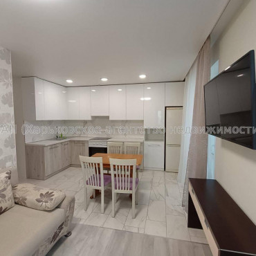 Продам квартиру, Молочная ул. , 1  ком., 51 м², капитальный ремонт 