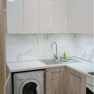 Продам квартиру, Молочная ул. , 1  ком., 51 м², капитальный ремонт 