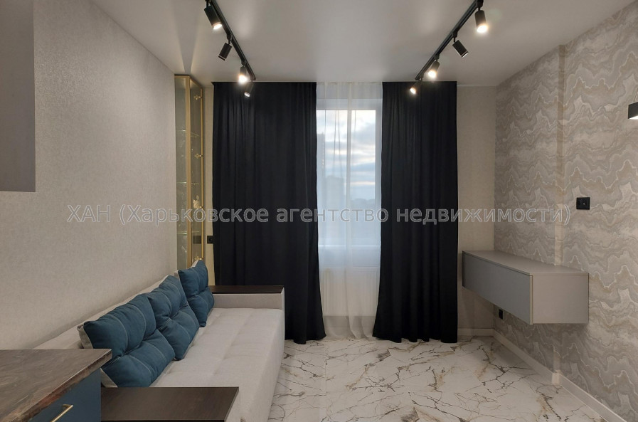 Продам квартиру, Героев Харькова просп. , 1 кім., 44 м², евроремонт 