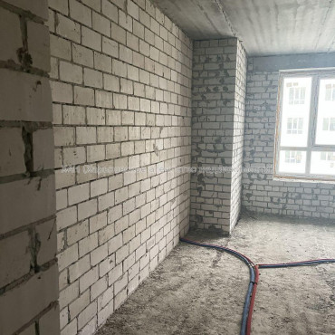 Продам квартиру, Мира ул. , 1  ком., 42.20 м², без внутренних работ 