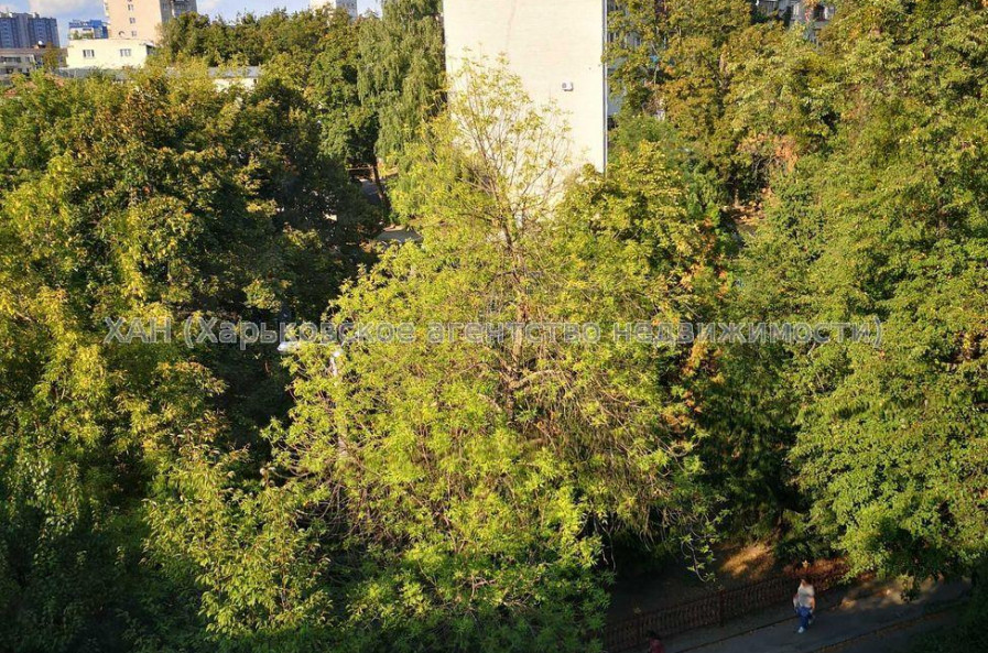 Продам квартиру, Евгения Енина ул. , 2 кім., 57 м², капитальный ремонт 