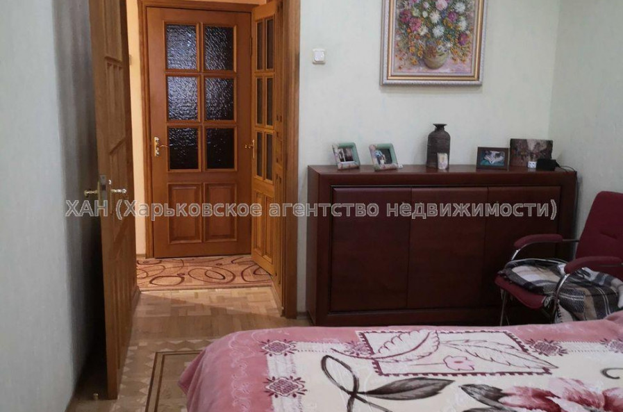 Продам квартиру, Евгения Енина ул. , 2 кім., 57 м², капитальный ремонт 