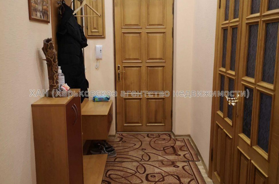 Продам квартиру, Евгения Енина ул. , 2 кім., 57 м², капитальный ремонт 