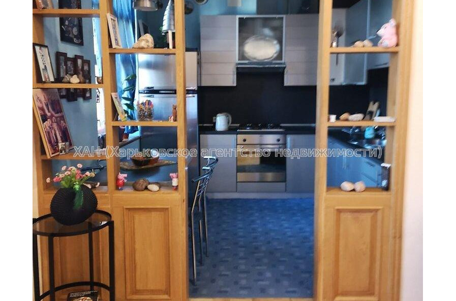 Продам квартиру, Евгения Енина ул. , 2 кім., 57 м², капитальный ремонт 