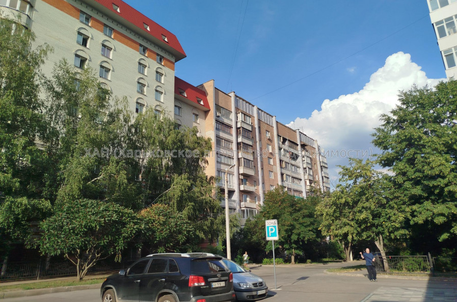 Продам квартиру, Студенческая ул. , 3  ком., 65 м², советский ремонт 
