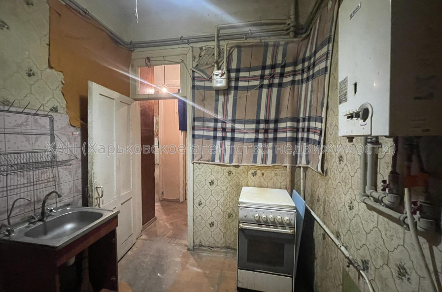 Продам квартиру, Чичибабина Бориса ул. , 3  ком., 72 м², без ремонта 