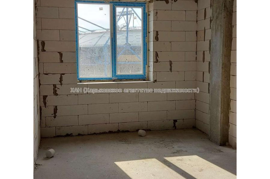 Продам квартиру, Братьев Гипиков ул. , 2 кім., 63 м², без ремонта 
