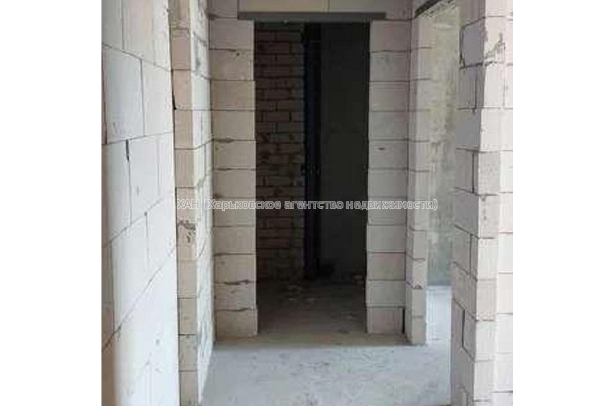 Продам квартиру, Братьев Гипиков ул. , 2 кім., 63 м², без ремонта 