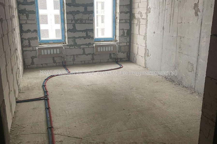Продам квартиру, Гвардейцев Широнинцев ул. , 1 кім., 43 м², без ремонта 