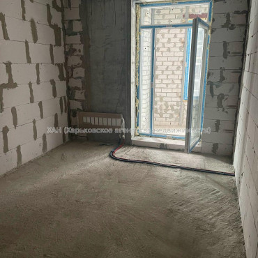 Продам квартиру, Гвардейцев Широнинцев ул. , 1 кім., 43 м², без ремонта 
