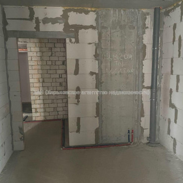 Продам квартиру, Гвардейцев Широнинцев ул. , 1 кім., 43 м², без ремонта 