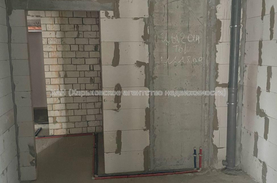 Продам квартиру, Гвардейцев Широнинцев ул. , 1 кім., 43 м², без ремонта 