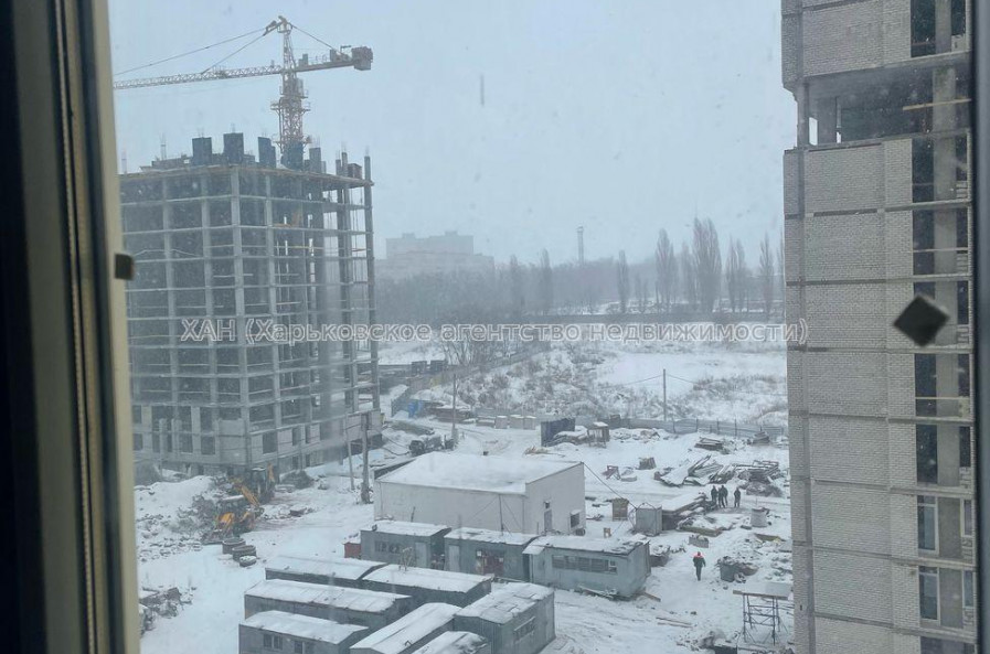 Продам квартиру, Гвардейцев Широнинцев ул. , 1 кім., 43 м², без ремонта 