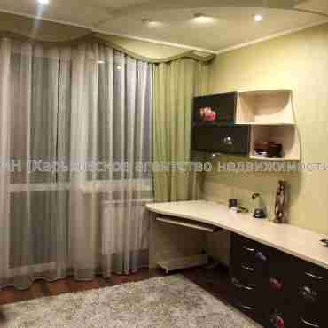 Продам квартиру, Гарибальди ул. , 3  ком., 68.80 м², капитальный ремонт 
