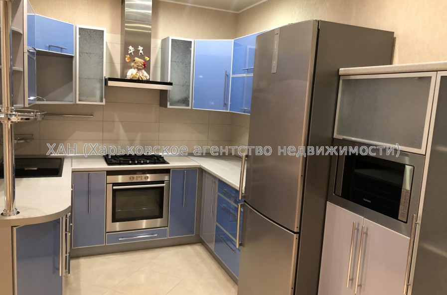 Продам квартиру, Гарибальди ул. , 3  ком., 68.80 м², капитальный ремонт 