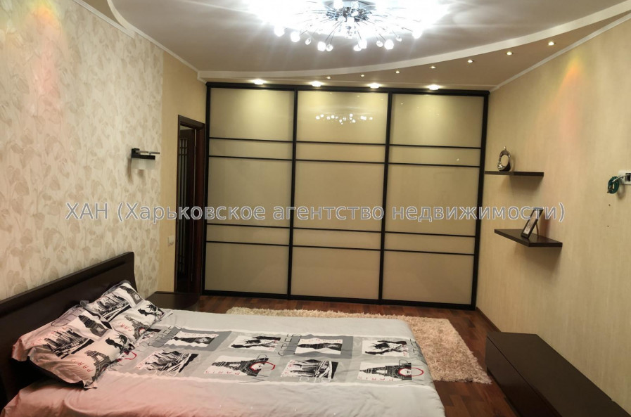 Продам квартиру, Гарибальди ул. , 3  ком., 68.80 м², капитальный ремонт 