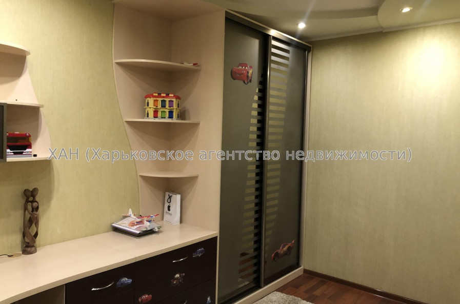 Продам квартиру, Гарибальди ул. , 3  ком., 68.80 м², капитальный ремонт 