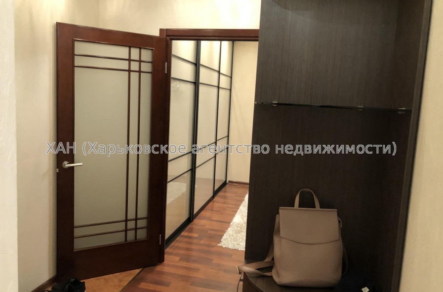 Продам квартиру, Гарибальди ул. , 3  ком., 68.80 м², капитальный ремонт 