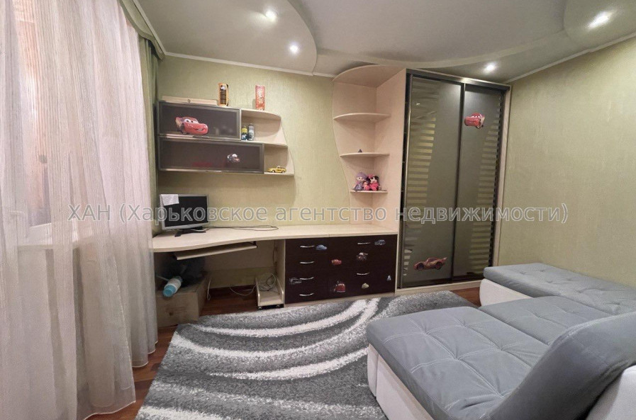 Продам квартиру, Гарибальди ул. , 3  ком., 68.80 м², капитальный ремонт 