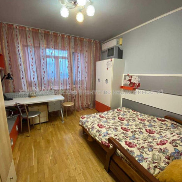 Продам квартиру, Людвига Свободы просп. , 4  ком., 82.60 м², евроремонт 