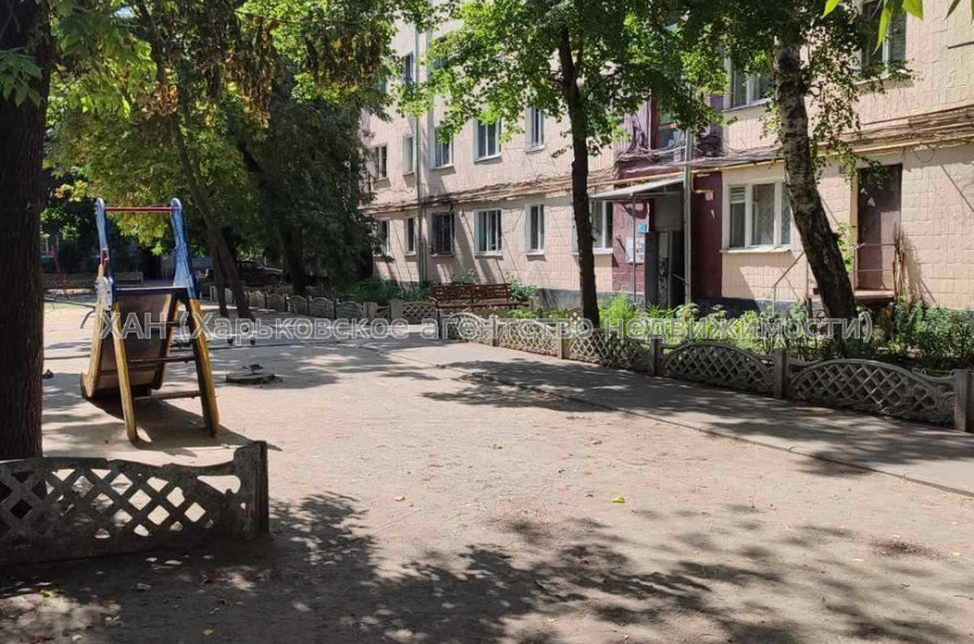 Продам квартиру, Власенко ул. , 1  ком., 13.90 м², советский ремонт 