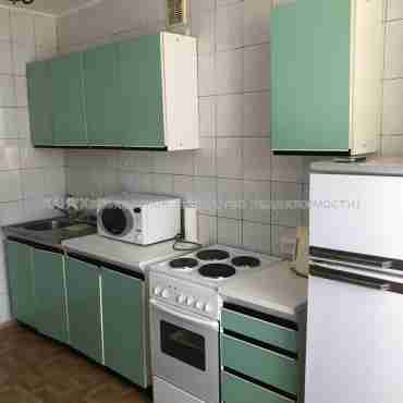 Продам квартиру, Ахсарова Энвера ул. , 1  ком., 46.40 м², советский ремонт 