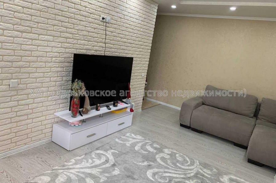 Продам квартиру, Науки просп. , 2 кім., 44 м², евроремонт 