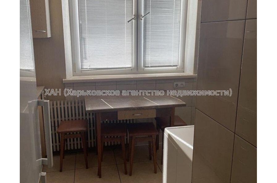 Продам квартиру, Свинаренко Петра ул. , 3  ком., 66 м², косметический ремонт 