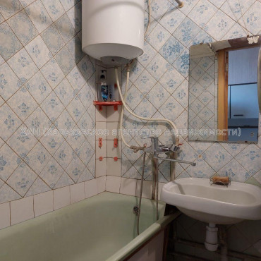 Сдам квартиру, Гвардейцев Широнинцев ул. , 108 , 2  ком., 53 м², косметический ремонт 