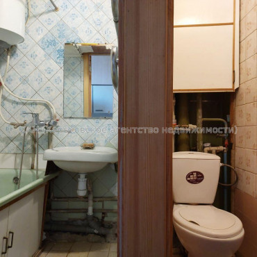 Сдам квартиру, Гвардейцев Широнинцев ул. , 108 , 2  ком., 53 м², косметический ремонт 