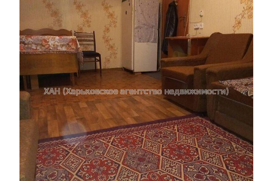 Продам квартиру, Гвардейцев Широнинцев ул. , 1 кім., 21 м², косметический ремонт 