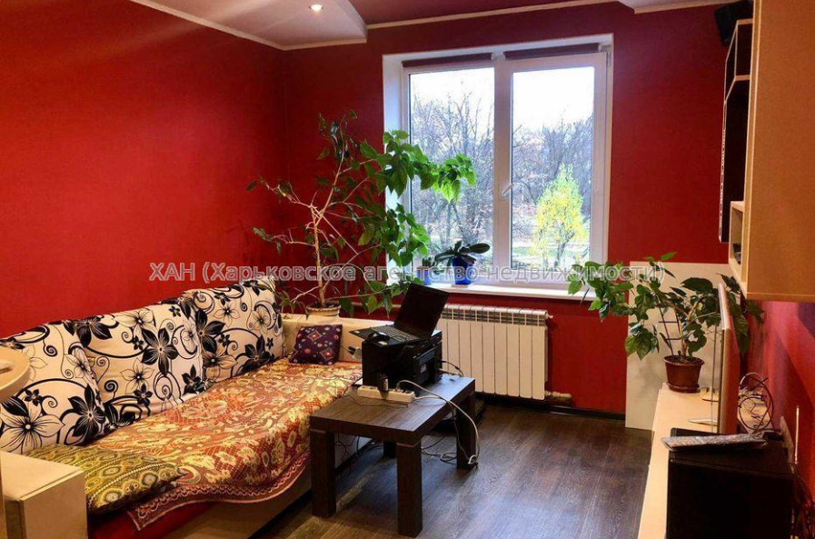 Продам квартиру, Защитников Неба ул. , 3  ком., 68 м², капитальный ремонт 