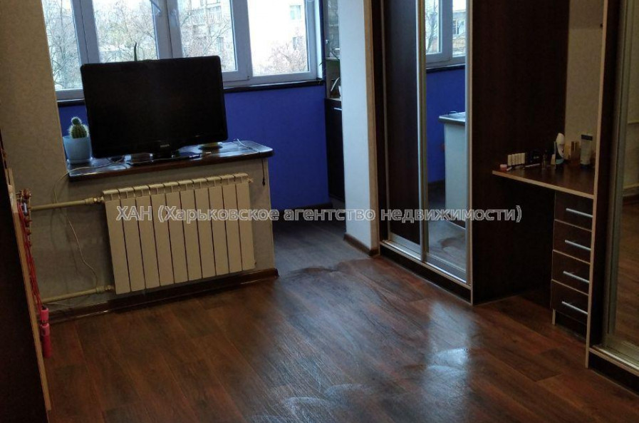 Продам квартиру, Защитников Неба ул. , 3  ком., 68 м², капитальный ремонт 