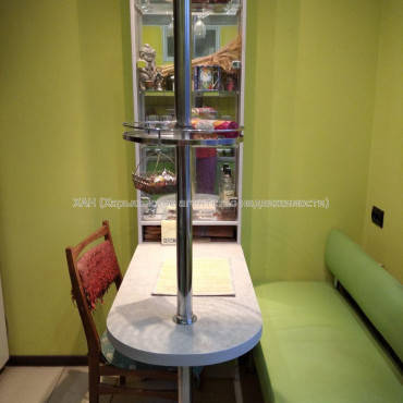 Продам квартиру, Защитников Неба ул. , 3  ком., 68 м², капитальный ремонт 