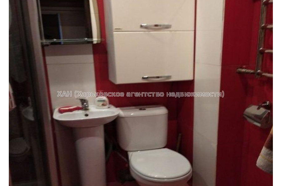 Продам квартиру, Защитников Неба ул. , 3  ком., 68 м², капитальный ремонт 