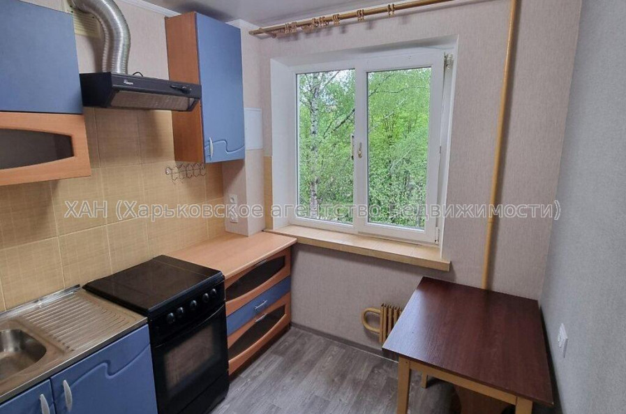 Продам квартиру, Светлая ул. , 2  ком., 50 м², капитальный ремонт 