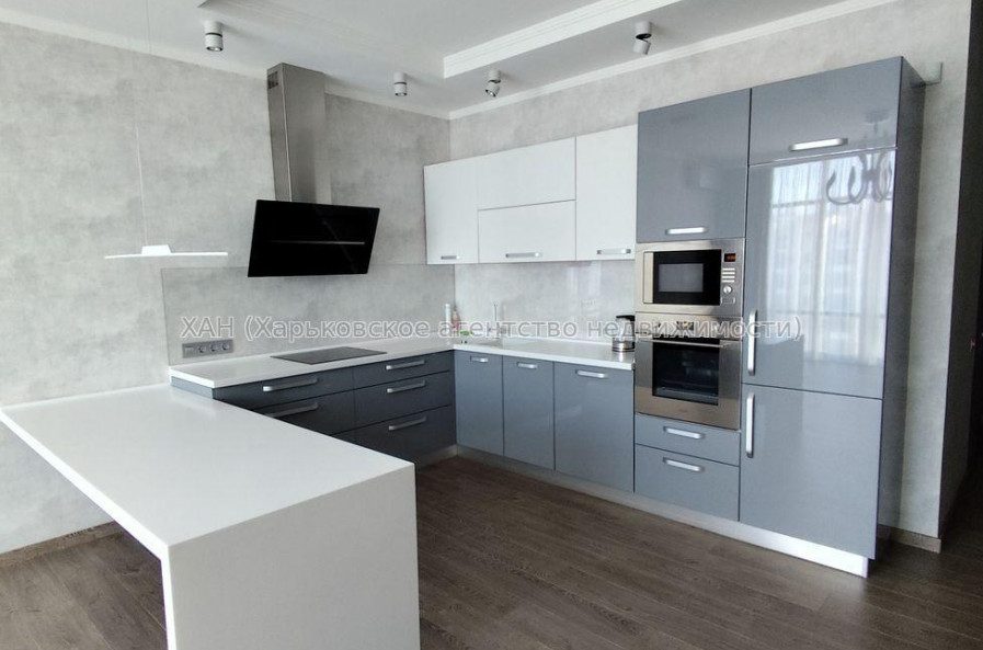 Продам квартиру, Профессорская ул. , 3 кім., 98 м², капитальный ремонт 