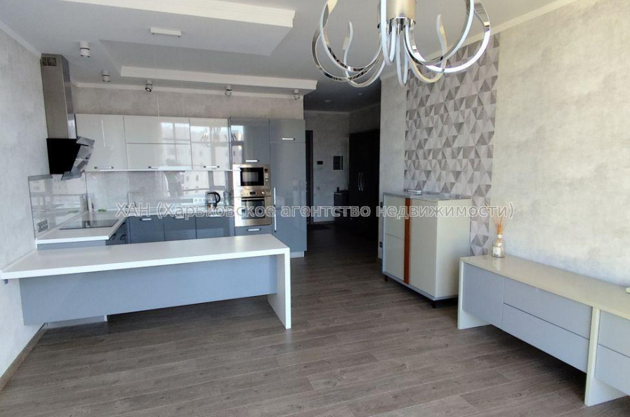Продам квартиру, Профессорская ул. , 3 кім., 98 м², капитальный ремонт 