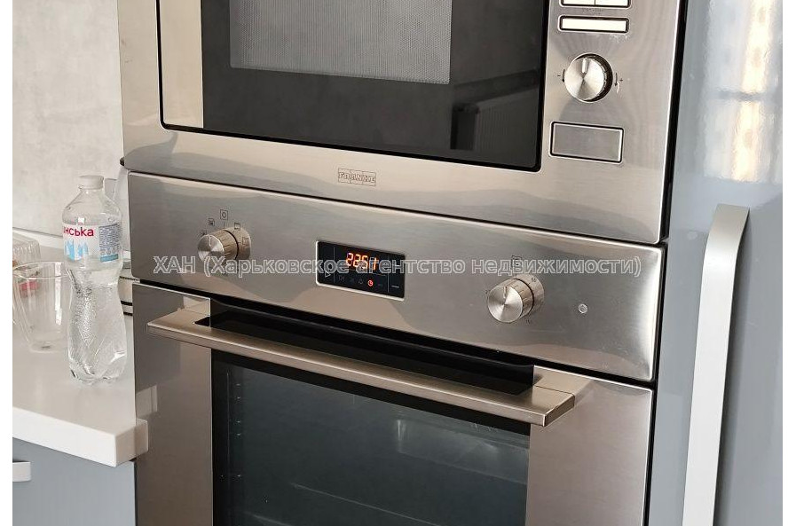 Продам квартиру, Профессорская ул. , 3 кім., 98 м², капитальный ремонт 