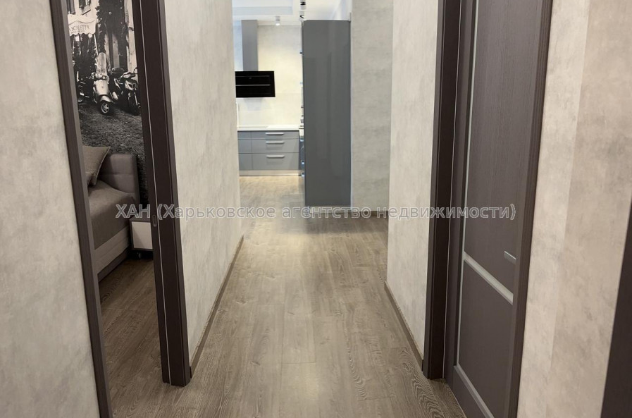 Продам квартиру, Профессорская ул. , 3 кім., 98 м², капитальный ремонт 