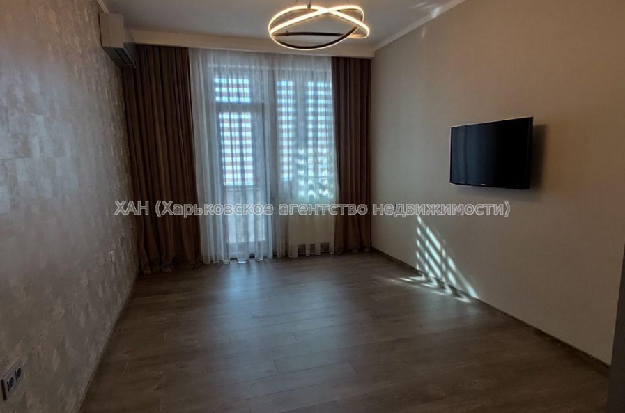 Продам квартиру, Профессорская ул. , 3 кім., 98 м², капитальный ремонт 