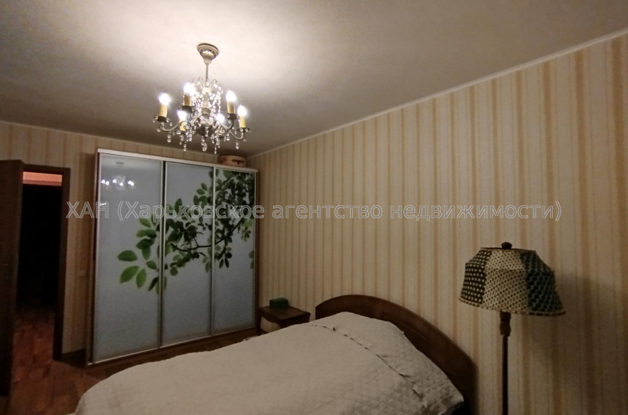 Продам квартиру, Гвардейцев Широнинцев ул. , 3 кім., 64 м², косметический ремонт 