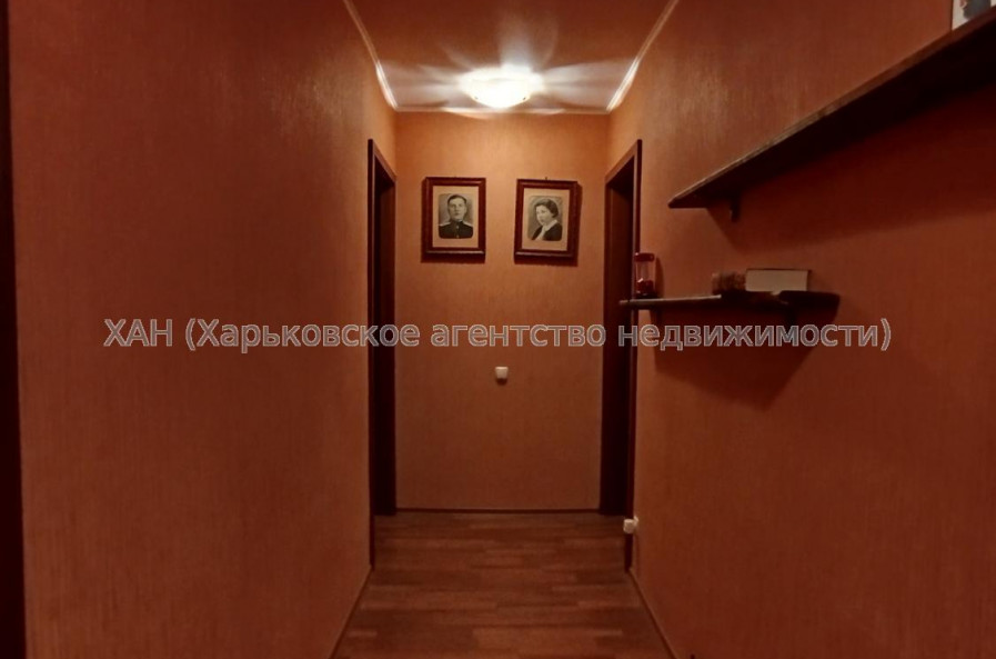 Продам квартиру, Гвардейцев Широнинцев ул. , 3 кім., 64 м², косметический ремонт 