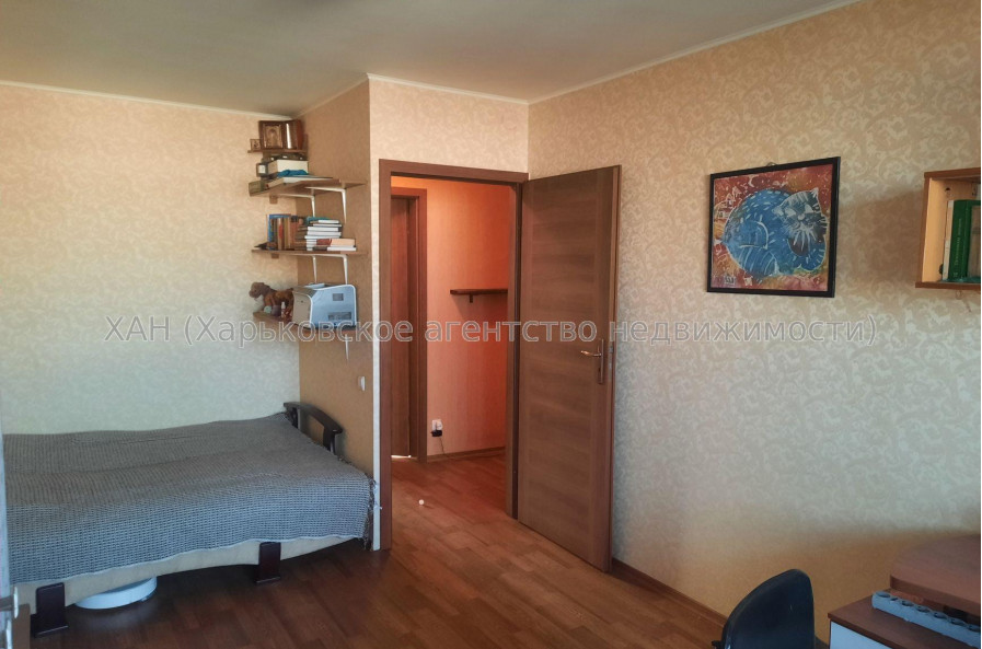 Продам квартиру, Гвардейцев Широнинцев ул. , 3 кім., 64 м², косметический ремонт 